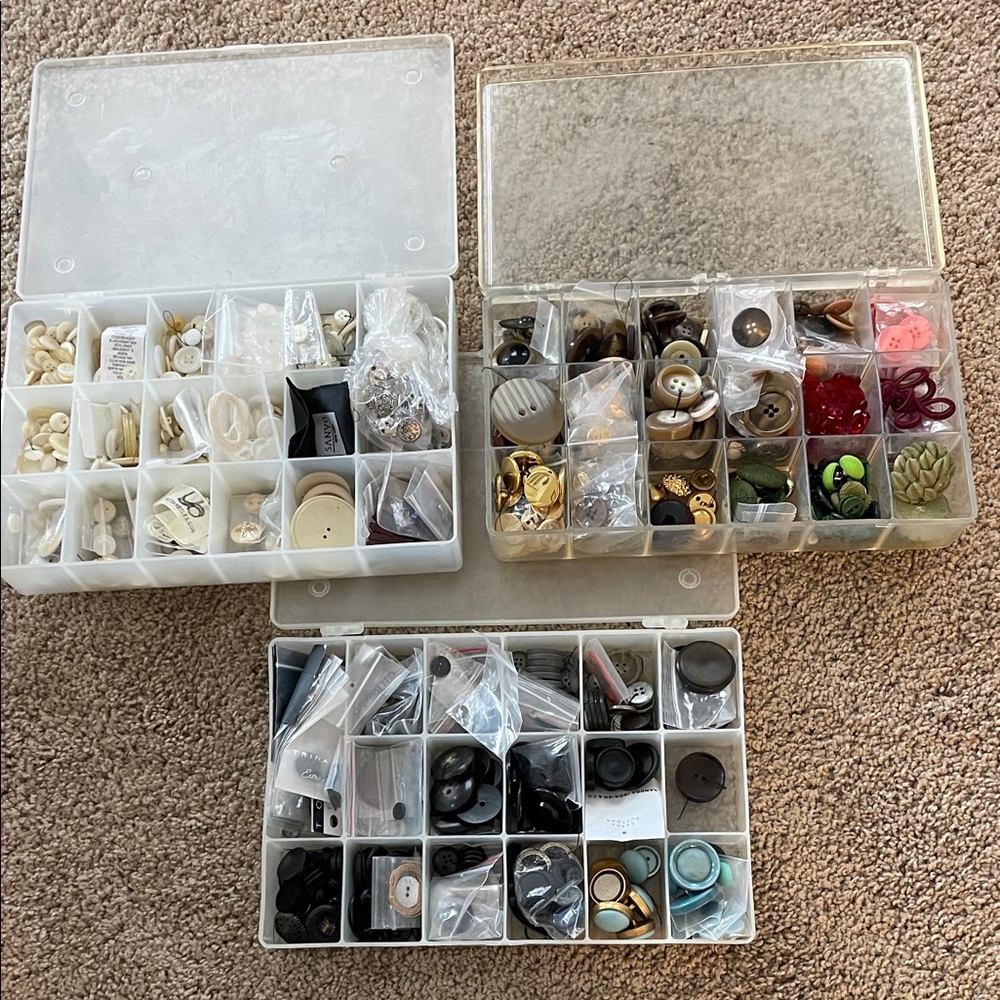 Assorted Button Collection in Organizer Box - Picture 2 of 5